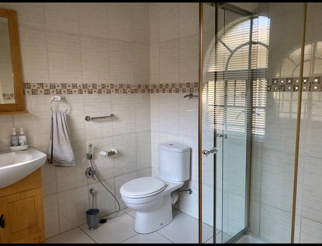 5 BEDROOM HOUSE FOR SALE IN MONDEOR